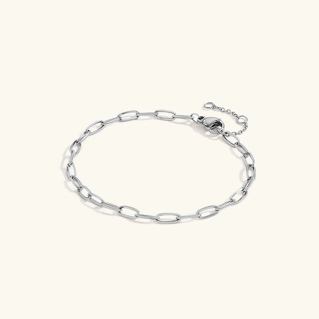 Maybelle Gold Paperclip Chain Rannekoru
