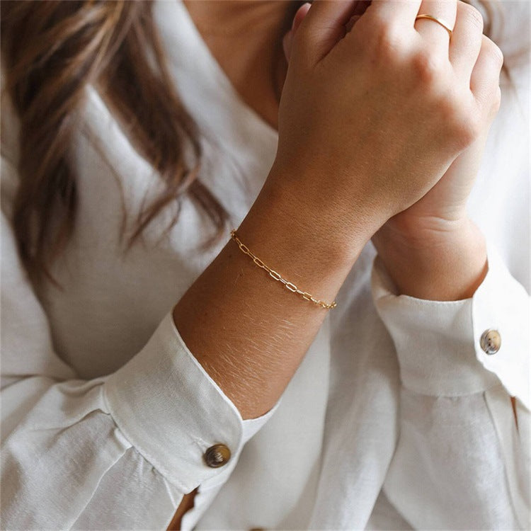 Maybelle Gold Paperclip Chain Rannekoru
