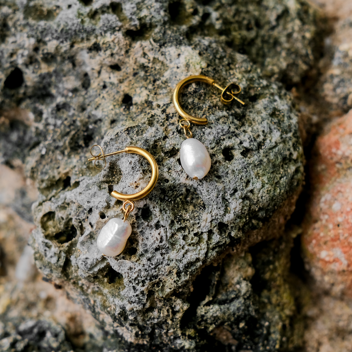 Asa Freshwater Pearl -korvakorut